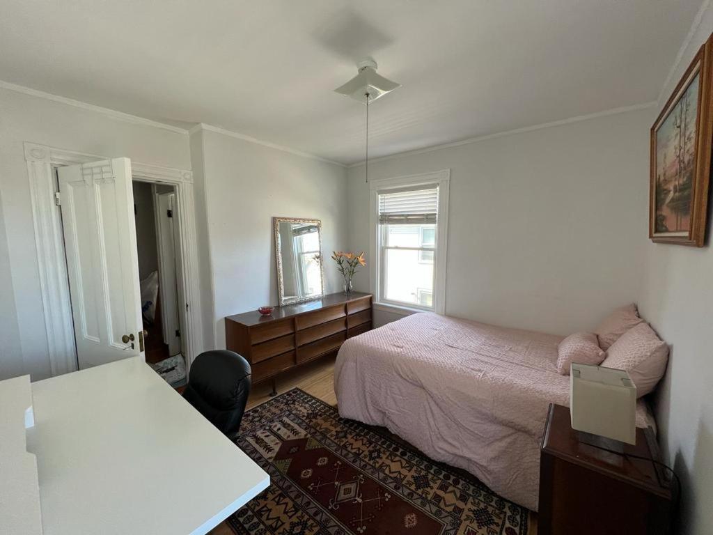 Private Room In A Grand House Boston Bagian luar foto