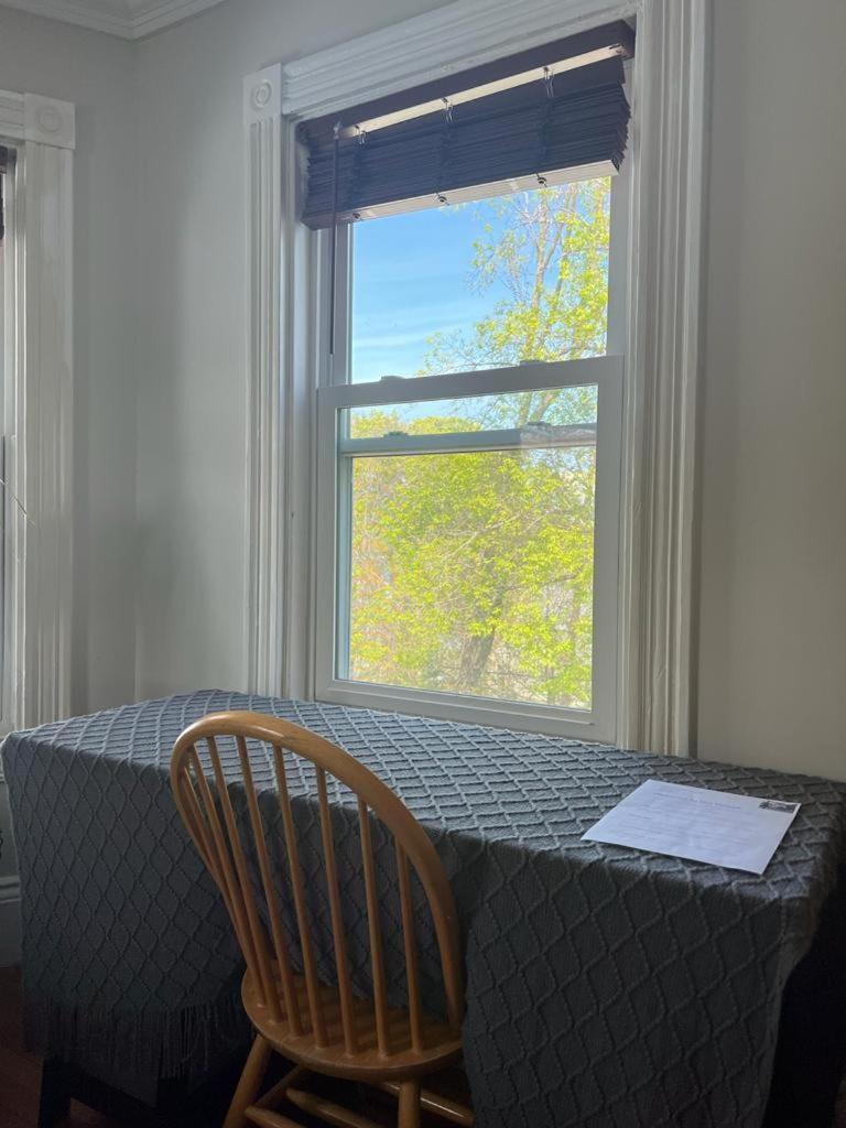 Private Room In A Grand House Boston Bagian luar foto