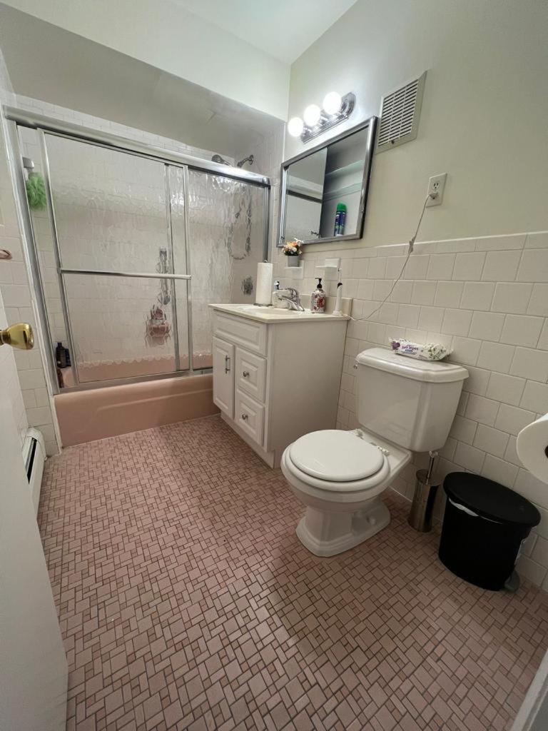Private Room In A Grand House Boston Bagian luar foto