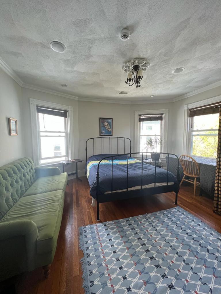 Private Room In A Grand House Boston Bagian luar foto