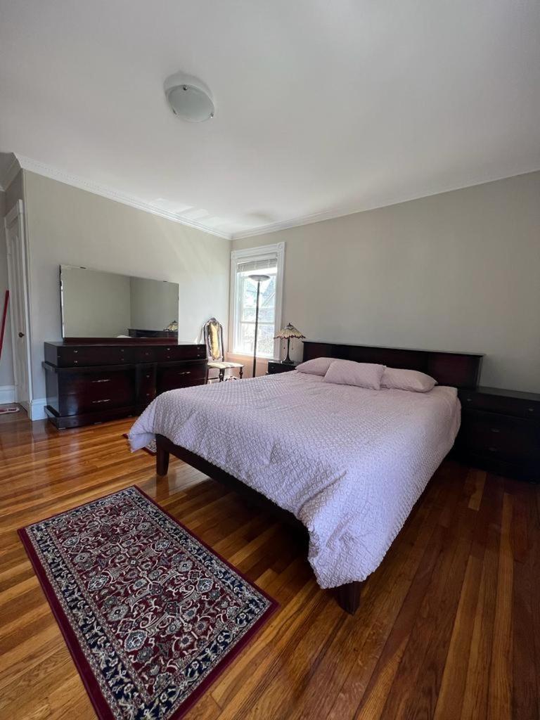 Private Room In A Grand House Boston Bagian luar foto